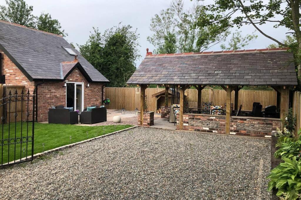 Dove Nest Cottage Blackpool Lytham St Annes Extérieur photo